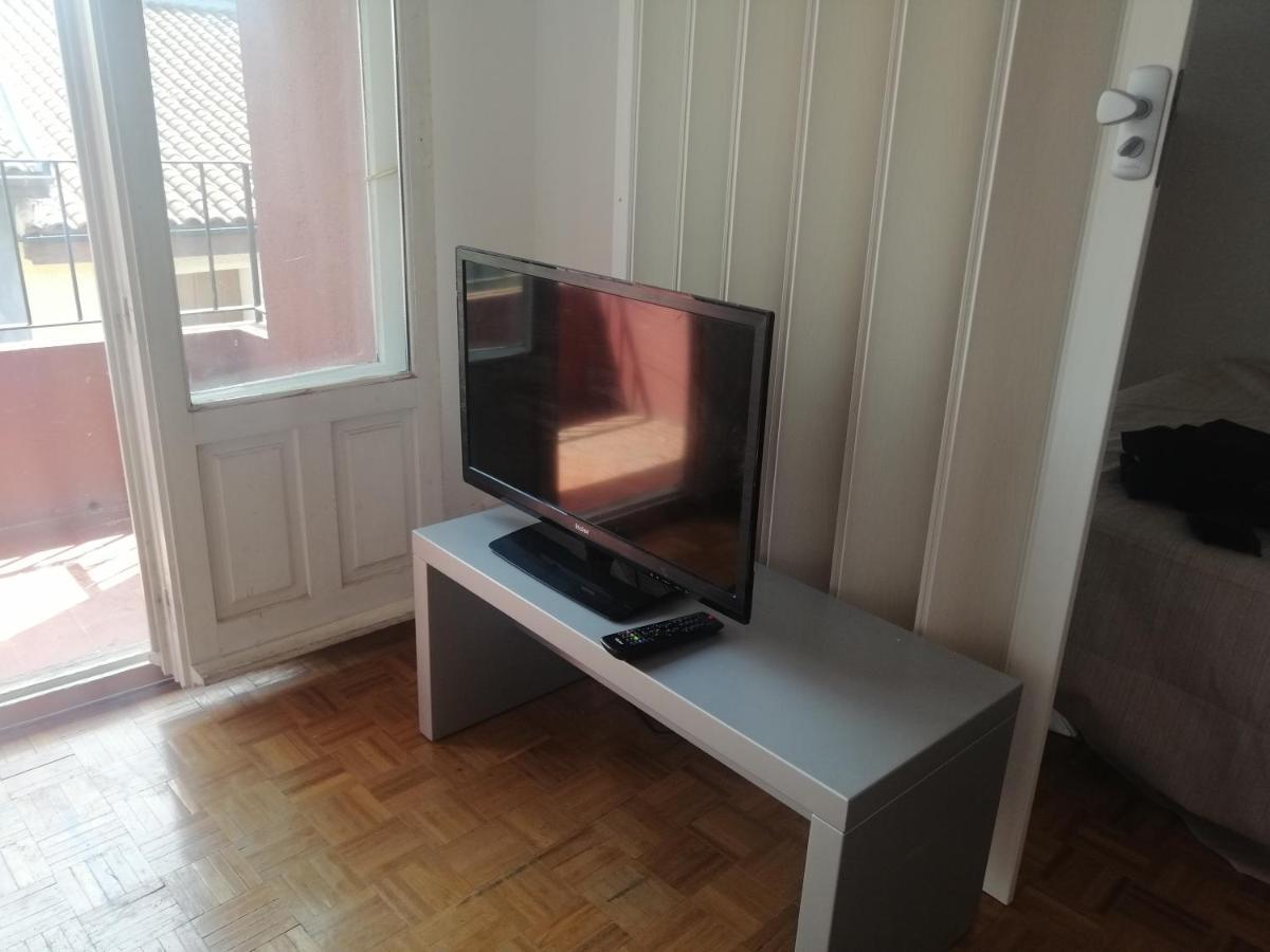 Luminoso, Centrico Y Silencioso Apartamento Jaca Luaran gambar