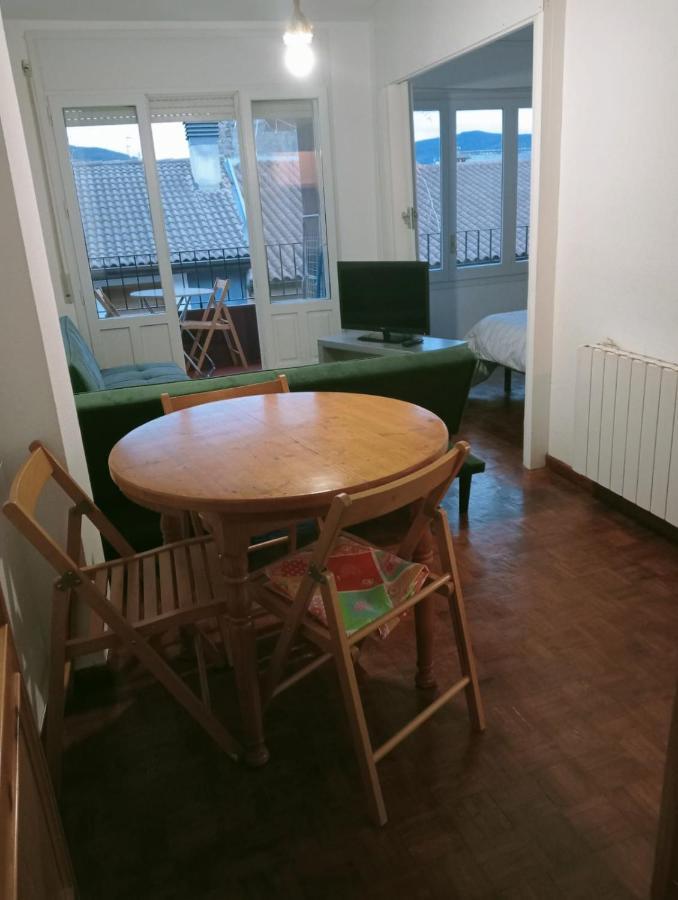 Luminoso, Centrico Y Silencioso Apartamento Jaca Luaran gambar
